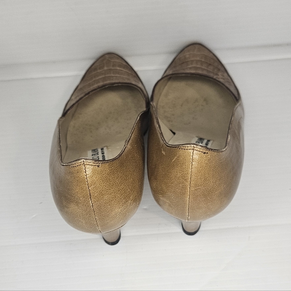 Manolo Blahnik Pointed Toe Alligator Embossed Pumps Size 36 - Picture 4 of 9